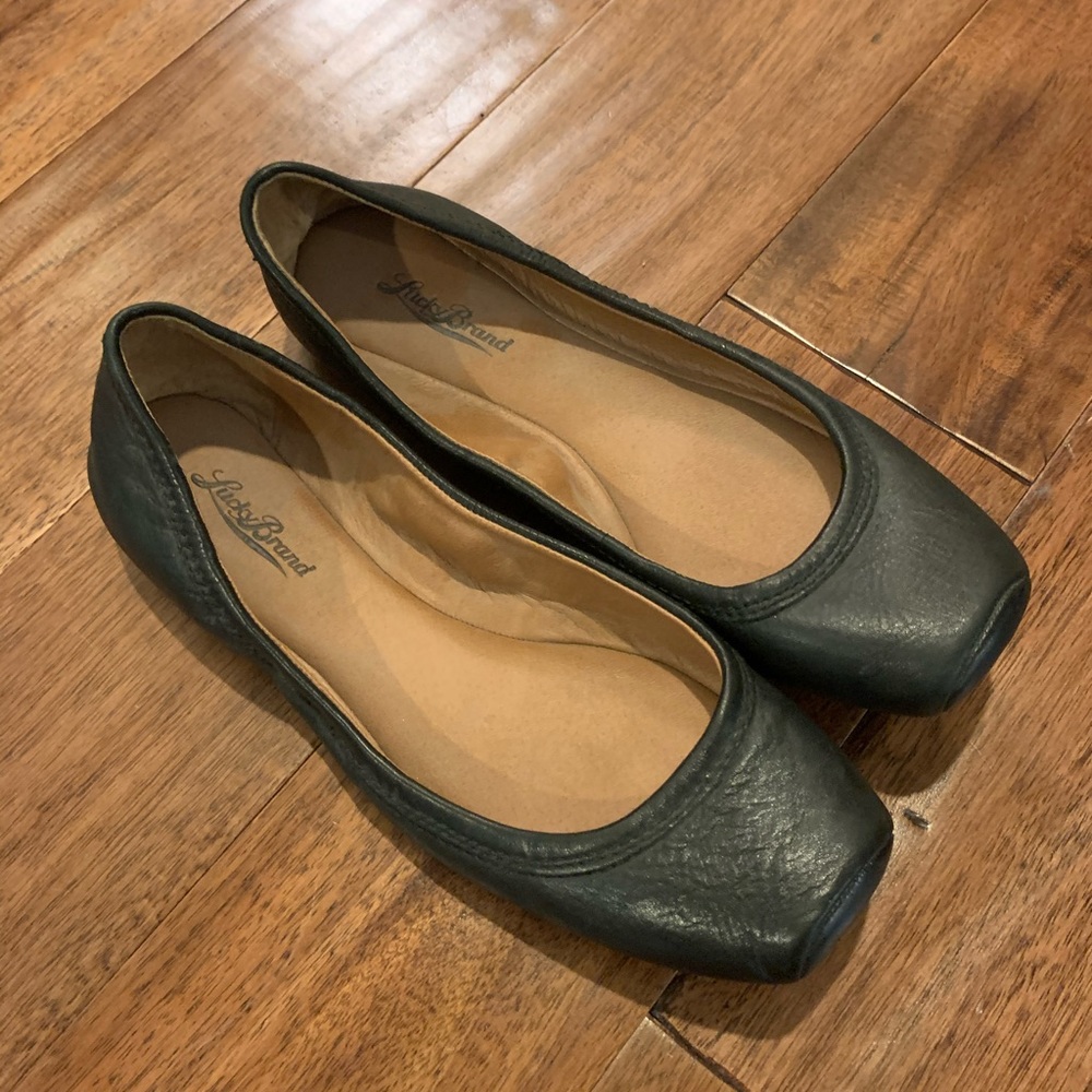 Lucky Brand women’s size 9 flats.